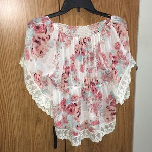 NWOT Floral Lace Butterfly Sleeve Blouse